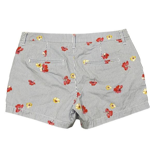 Old Navy Everyday Shorts Blue & White Stripes Floral Preppy 100% Cotton size 4 - Picture 3 of 4